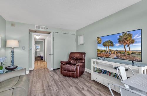 Myrtle Beach Apartment | Hosteeva 1BR Oceanfront Condo in Atlantica Resort near Boardwalk
