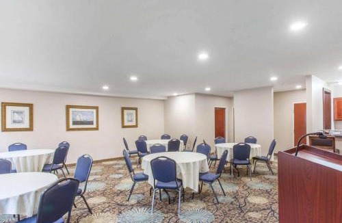 Charleston Hotel | Comfort Inn & Suites Patriots Point