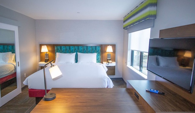 Hampton Inn & Suites North Attleboro
