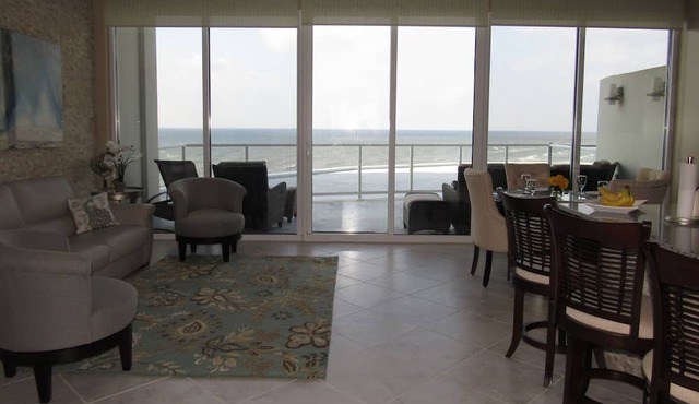 Sophisticated 2 Bedroom/2 Bath Diamond Beach Penthouse 5PH3