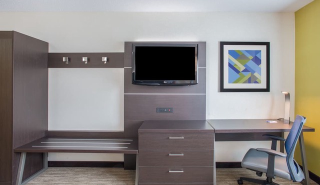 Holiday Inn Express Hotel & Suites Boston-Marlboro by IHG