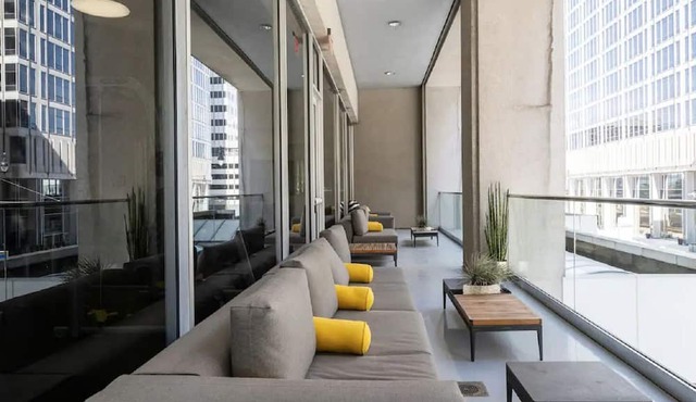 Elegant Downtown KC Retreat w/Gym, King Bed, Free Parking & Massage Chair