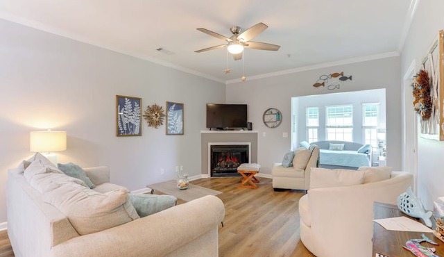 < 2 Mi to Beach: Savannah Shores Resort Condo!