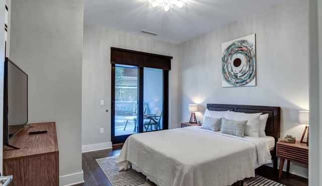 Luxury Downtown Condo City Center