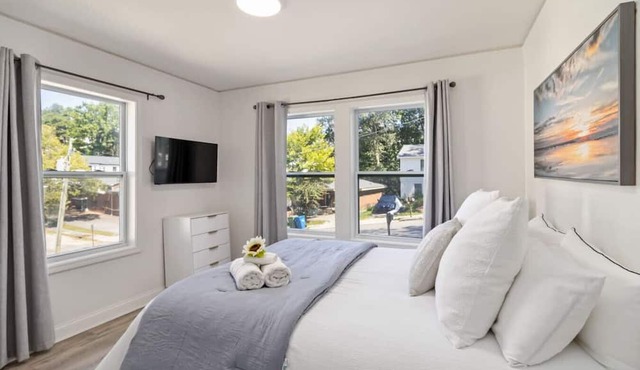 New Home in MidTown- Sleeps 11 For Rent in Atlanta