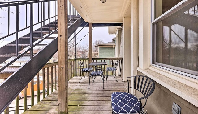 Unique Kansas City Apt: Walk to KC Streetcar Stop!