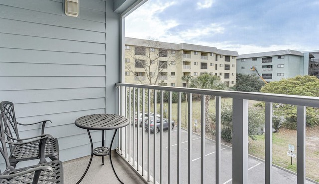 Walk to Beach: Hilton Head Resort Condo w/Pools!