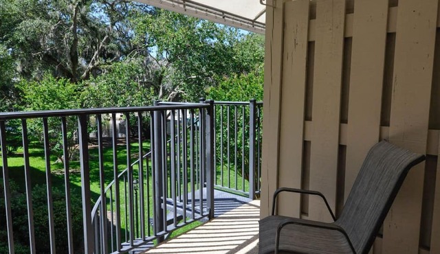 53 Springwood - community pool, near Coligny