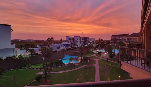 Heated Pool & HOT Tub! W/D Oceanview!
