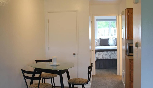 Corner Midtown Apartment