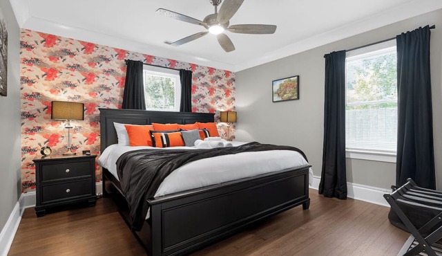 3BR - 2 King Beds, Game Room, Firepit, EV charger