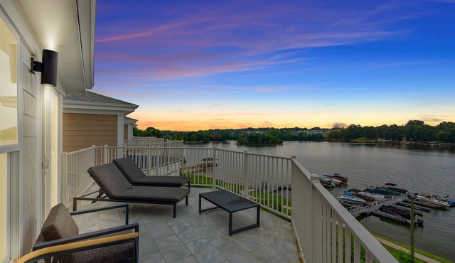 Hideaway Harbor by SoCharm | Beautiful Waterfront Condo