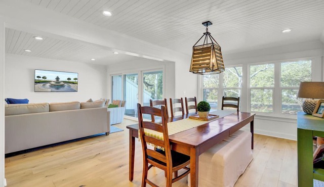 Award-Winning Resort Amenities | Racquet Club Villa 35