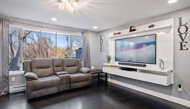 Sakura House: Spacious 4BR w/Gym & Premium Design