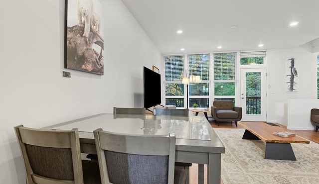 The Forest Gallery | Creekside 3BR Retreat Near Airport & Downtown