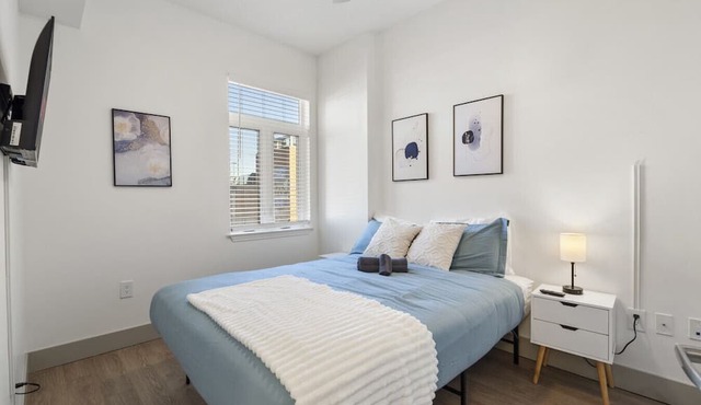 Cozy City Charm | Spacious, Parking, Balcony, Gym