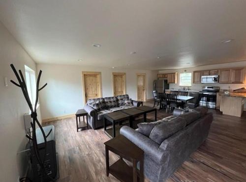 Alaska Summers Lodge Loft-Near Mouth of Kasilof River