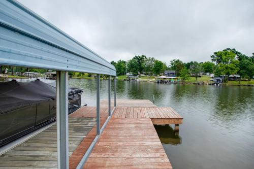 Boater’s Retreat on Lake Greenwood! 1 Mi to Marina