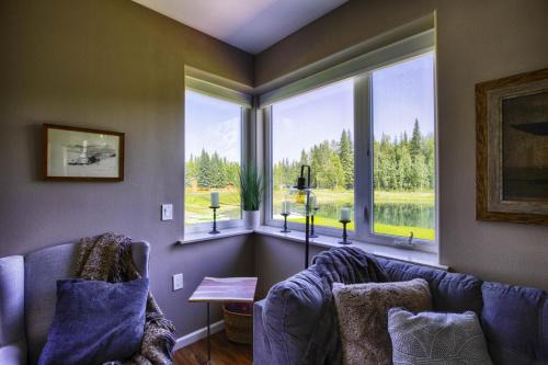 Lakefront Aviators Aurora Retreat