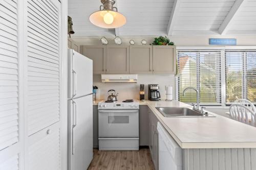 947 Sealoft Villa