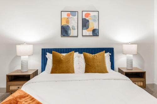 LUXE 2BR Condo with Downtown ATL view