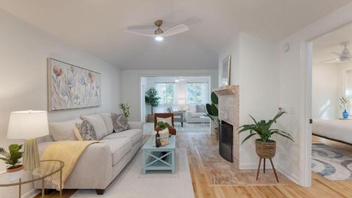 52 Twin Oaks - Conch Cottage by AvantStay