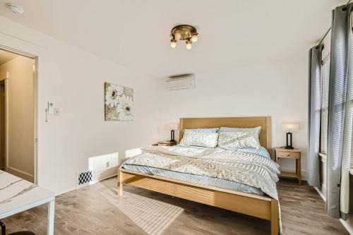 Prime Location walk to attractions w Free Parking