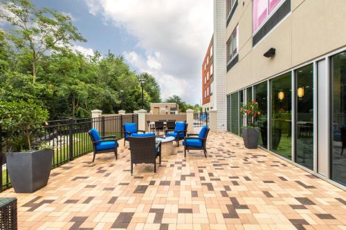 Holiday Inn Express & Suites Greenville S - Piedmont by IHG