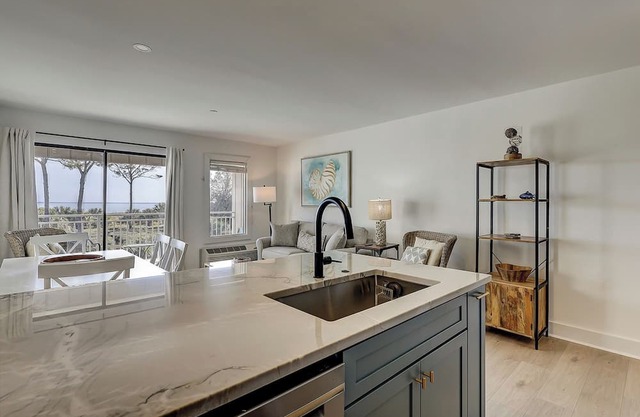 Oceanfront Villa, Heated Beachside Pool!