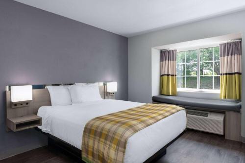 Microtel Inn 
